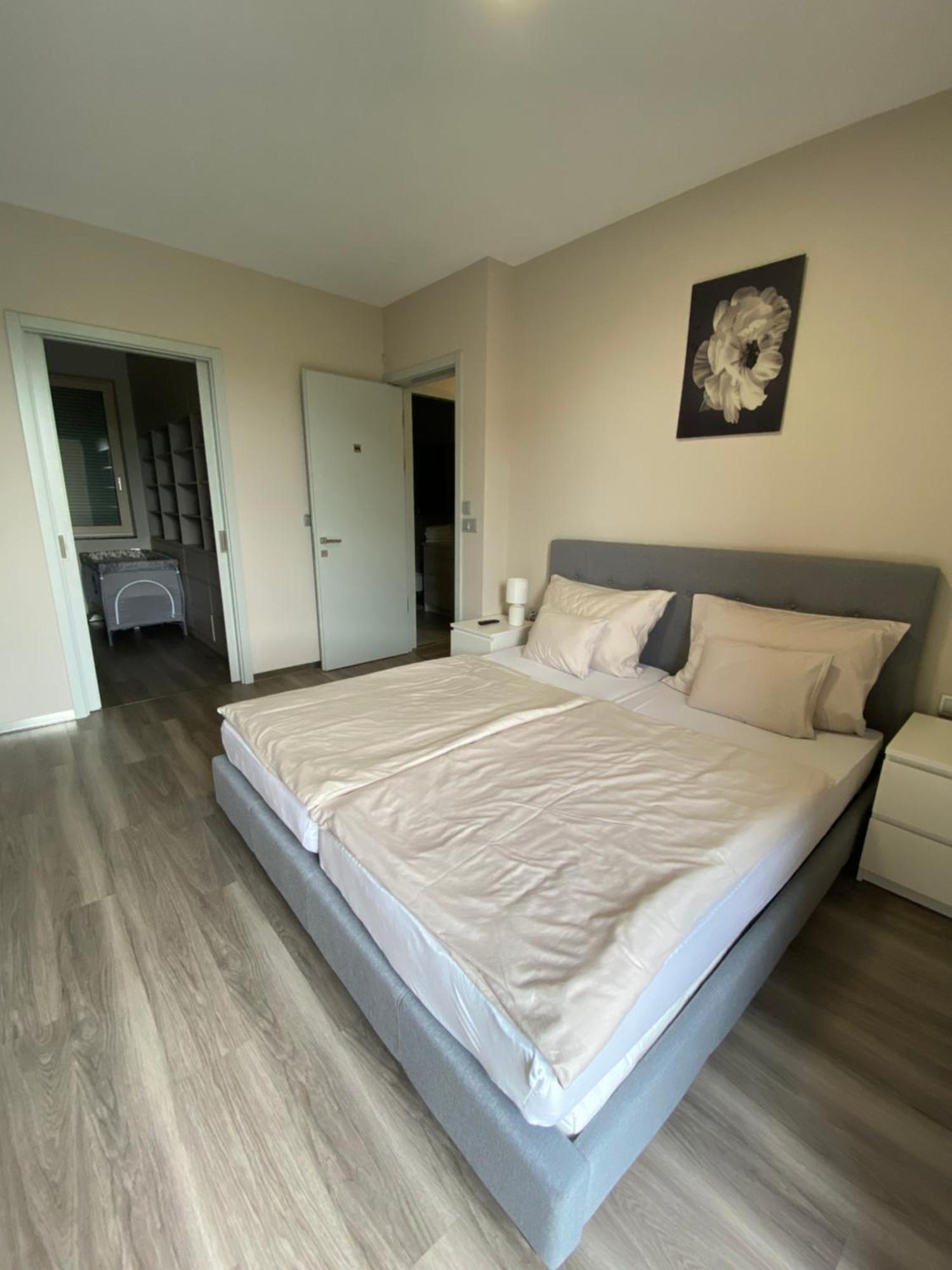 Modern Living In Budapest Exterior photo